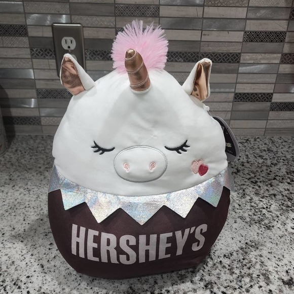 SQUISHMALLOWS Hershey's closed eye‎ Sofia 8" Pegasus new!!! - Picture 1 of 4
